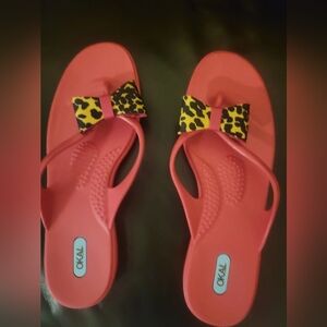 Hot Pink Flip Flops W Leopard Bow.
